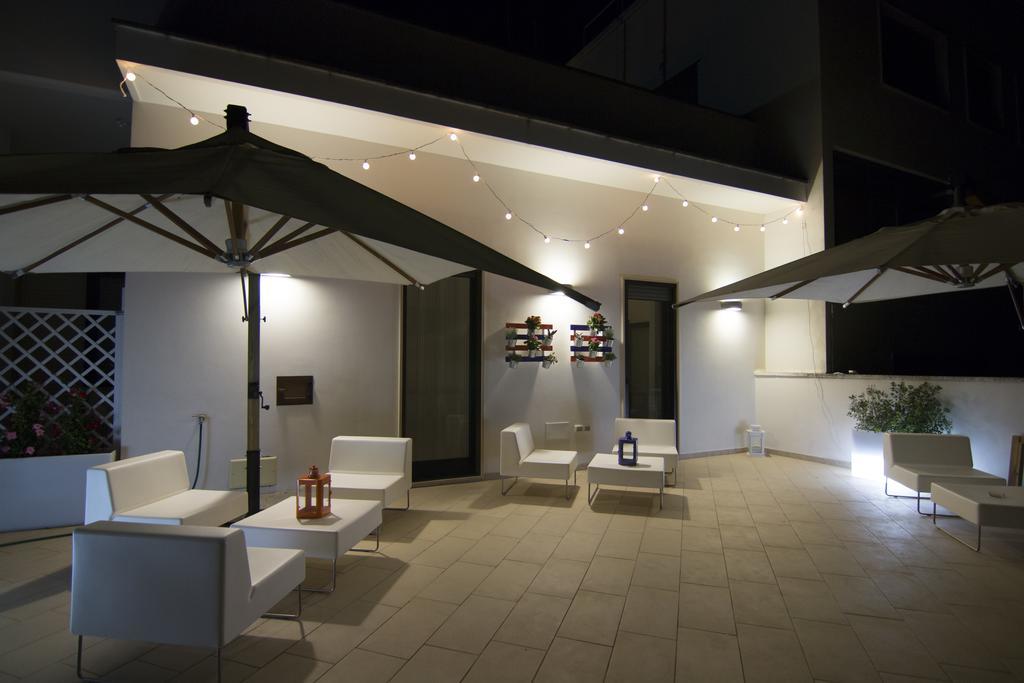 梅萨涅 Golden House酒店 外观 照片